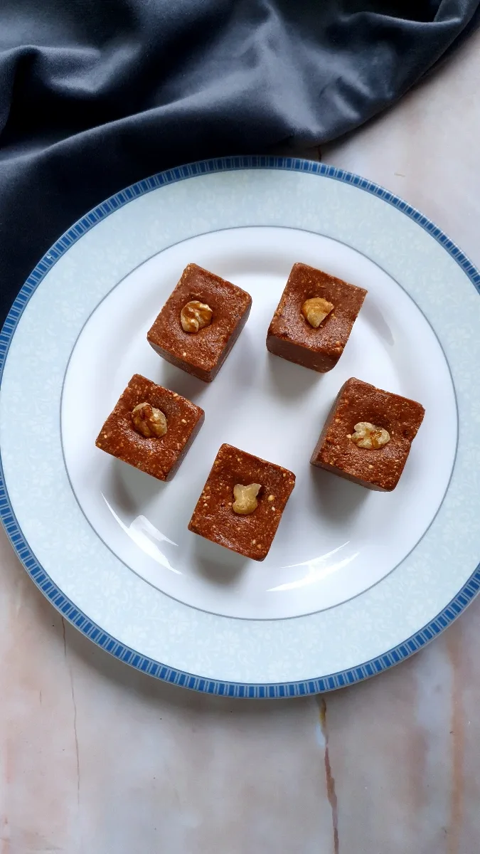 4-Ingredient Chocolate Chickpea Fudge