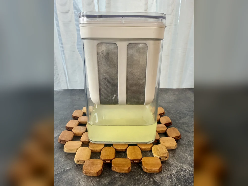HomeEssentials Greek Yogurt & Curd Strainer